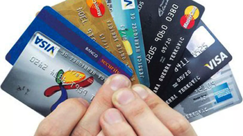 Los cambios de las tarjetas de crédito tras el DNU de Javier Milei.