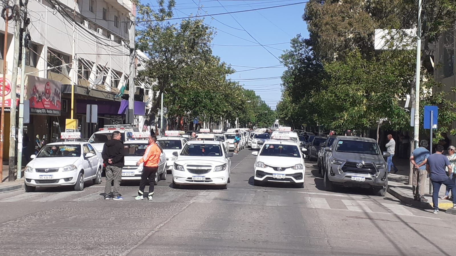 Los taxistas consiguieron que la tarifa suba un 40%