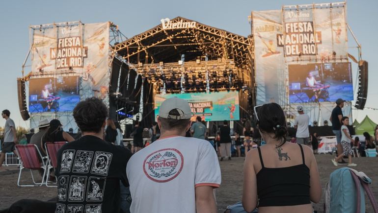 Durante todo el fin de semana, en Viedma se desarrolla la Fiesta Nacional del Río.