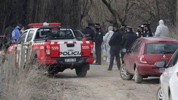 la asesinaron a golpes y la tiraron a un canal de riego