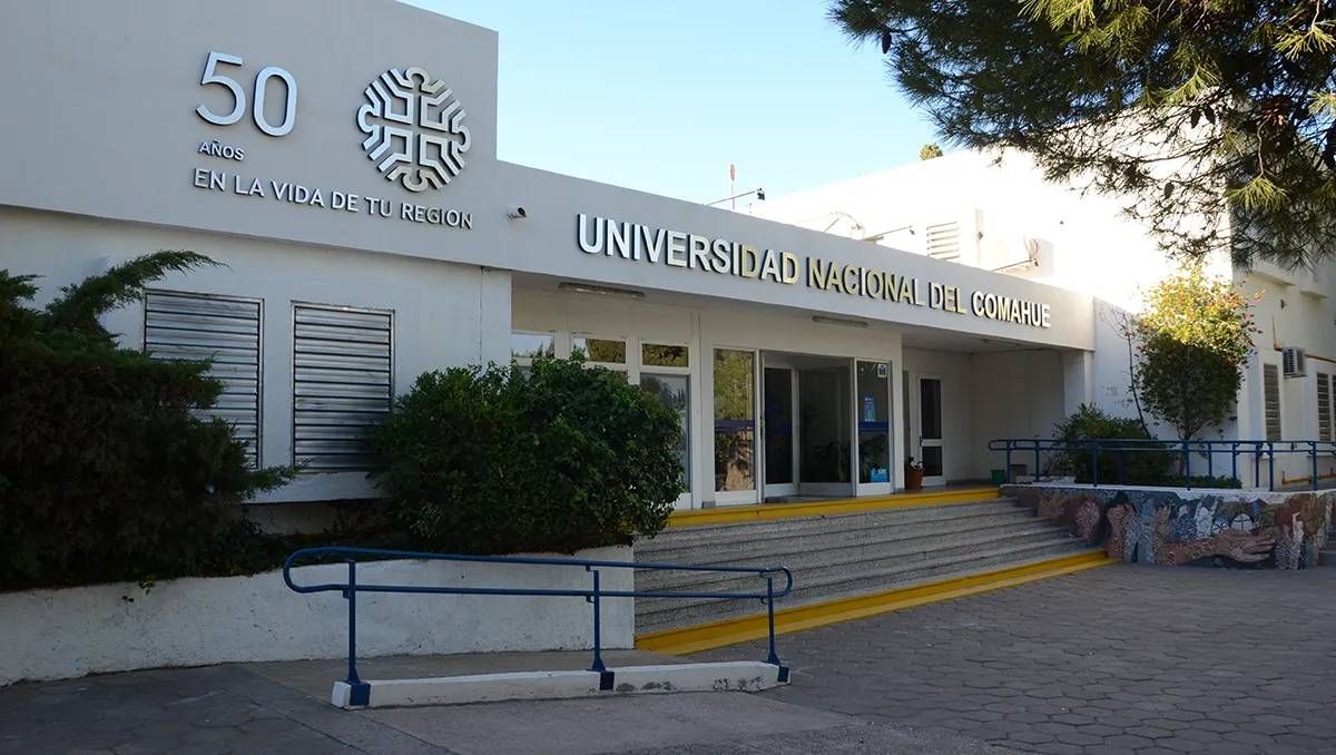 Los docentes de la UNCo pasan uno de los peores momentos a nivel salarial desde el advenimiento de la democracia en 1983.