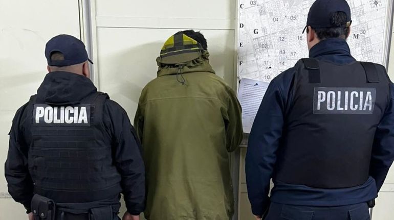 El ladrón quiso robar en la casa de una policía