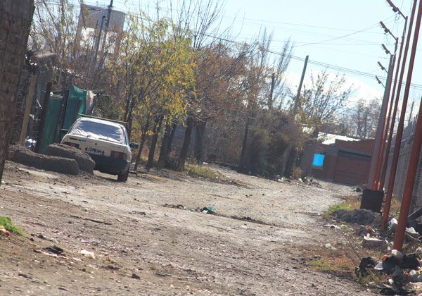 Cuatro jóvenes fueron detenidos con un arma de guerra en el Don Bosco