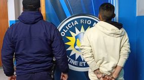 El inquieto sujeto terminó en la comisaría. Foto Policía de Río Negro.