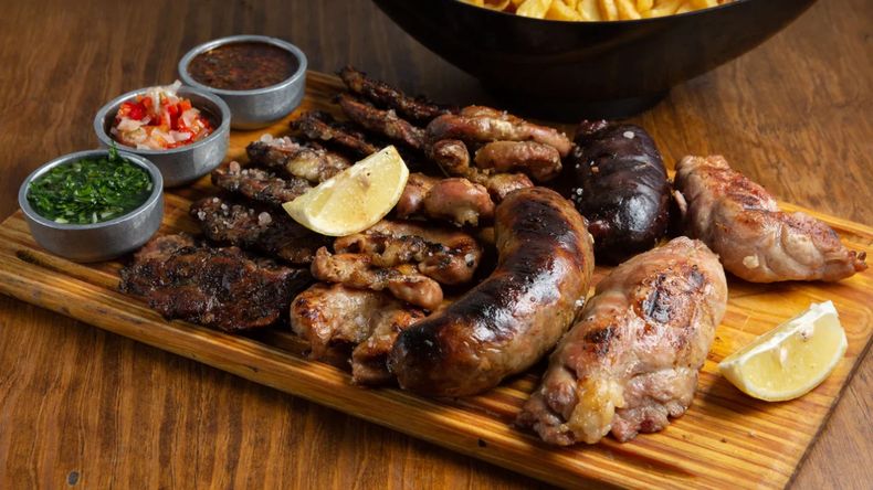 El Asado, la tradición gastronómica más importante del país, en riesgo.