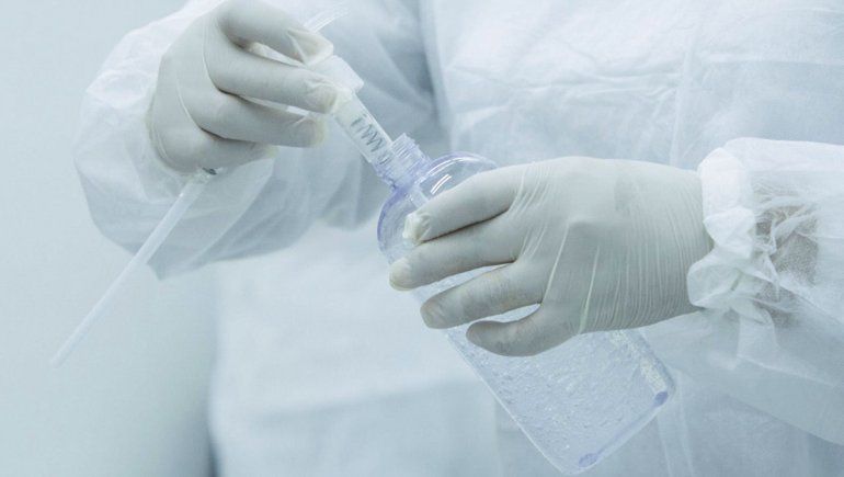 Científicos se dedican a fabricar alcohol en gel