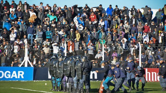 Cutral Co abrió las puertas del Coloso a los hinchas