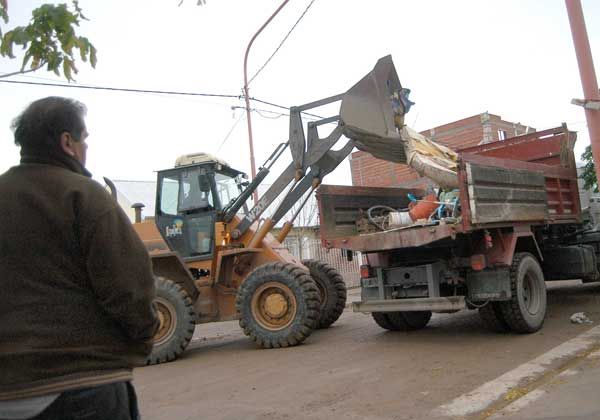 Se completaron 56 camiones de chatarra en el primer mes del Cipolletti Limpia