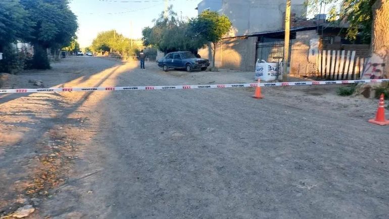 La policía acordonó el sector donde mataron a Jhoan de Dios Birke.  