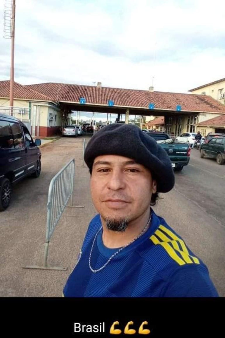 Ema cruzando las fronteras. Crack. Ema cruzando las fronteras. Crack.