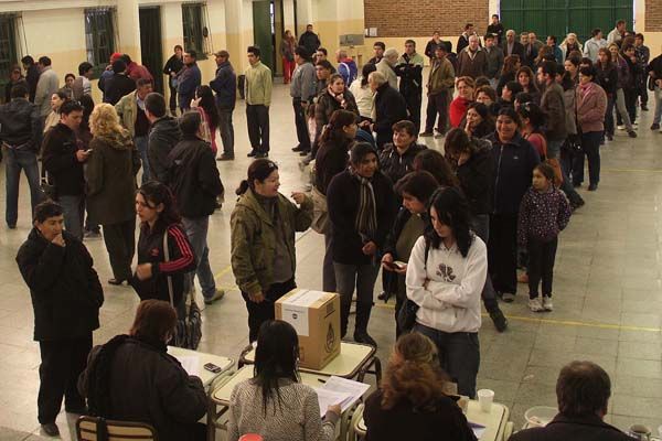 Destacan masiva participación en internas del radicalismo