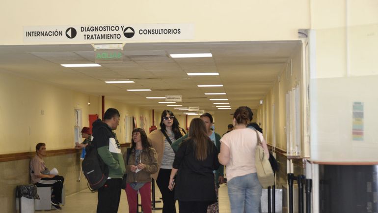 De diciembre a marzo, el vacunatorio central de Cipolletti funcionará de 8 a 15. De diciembre a marzo, el vacunatorio central de Cipolletti funcionará de 8 a 15.