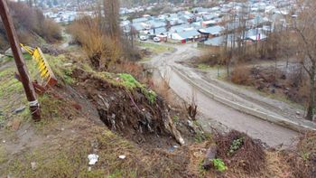 Una imagen de la zona donde ocurrió el derrumbe. Los vecinos temen una catástrofe. Foto Bache 3000.