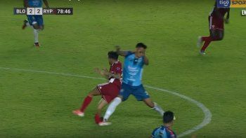 la terrible lesion que conmociono al futbol boliviano y recorre el mundo