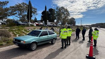 Detuvieron a dos jóvenes en Arroyo Verde: iban armados y con más de 400 gramos de cocaína.
