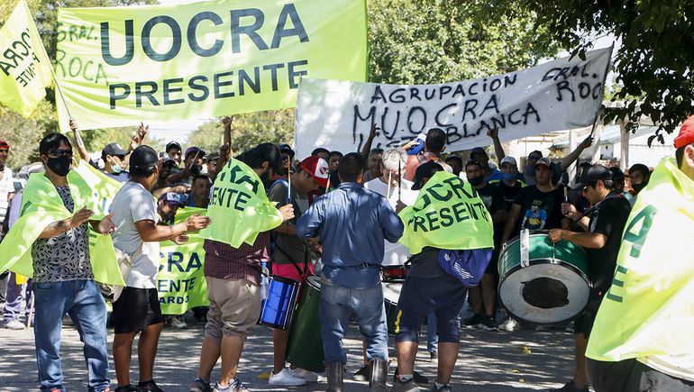 La CGT hará un nuevo paro general este jueves 9 de mayo. Alberto Weretilneck cuestionó el escrache a senadores. La CGT hará un nuevo paro general este jueves 9 de mayo. Alberto Weretilneck cuestionó el escrache a senadores.