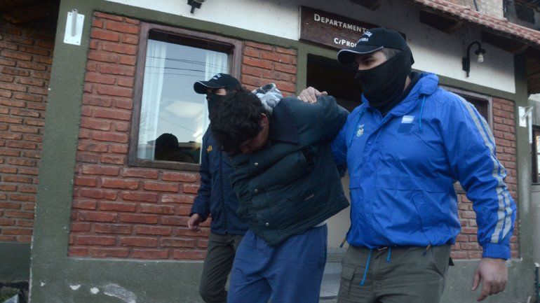 Robos y tenencia de armas