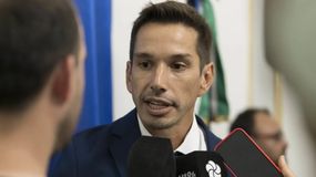 El ministro de Gobierno provincial, Agustín Ríos, salió con los tapones de punta contra las autoridades del municipio de Roca. | LMCipolletti.com El ministro de Gobierno provincial, Agustín Ríos, salió con los tapones de punta contra las autoridades del municipio de Roca.