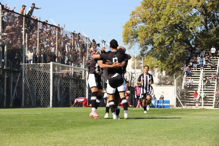 Cipo logró su primera victoria en el campeonato. Foto: Claudio Espinoza