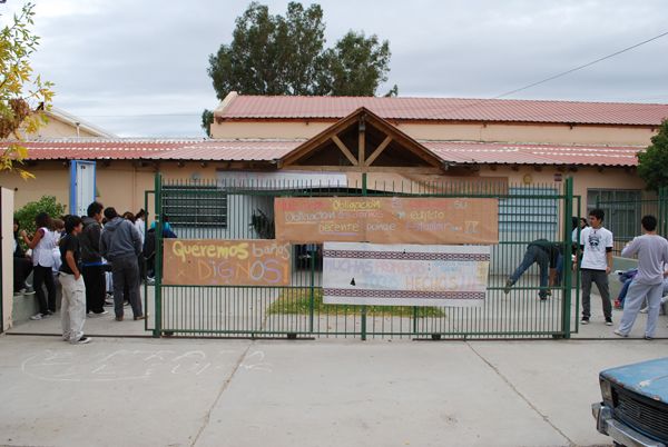 Alumnos volvieron a las aulas en Fernández Oro