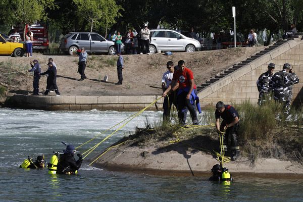 Continúa la búsqueda del joven que desapareció en el balneario El 30