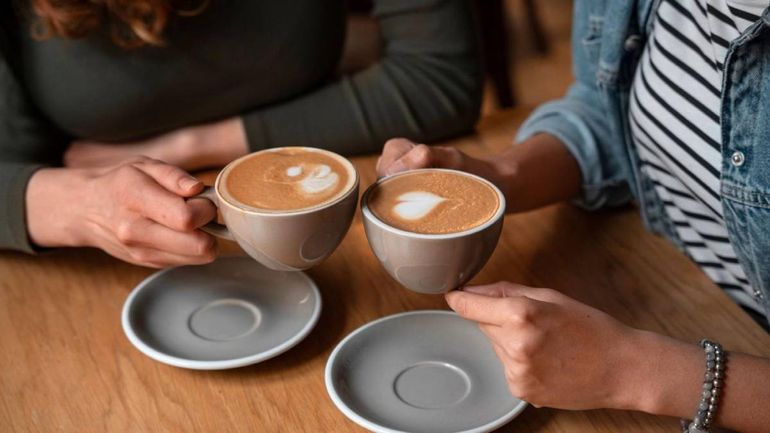 El empresario gastronómico deberá pagar un equivalente a más de 700 cafés.