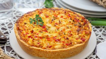 Tarta de pollo, fácil, rápida e irresistible: la receta que no vas a poder dejar de comer