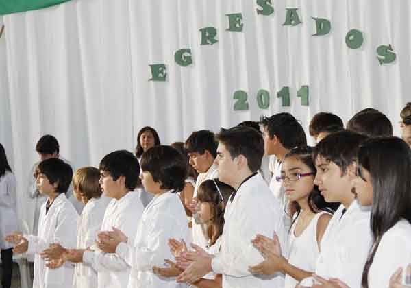 Emotivo acto de colación de la Escuela primaria Nº 33 de Cipolletti