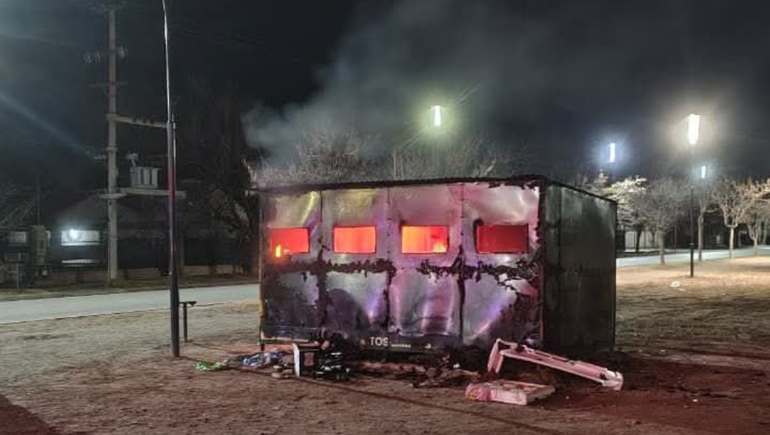 Prendieron fuego el Punto Limpio ubicado en Parque Norte de Cipolletti.