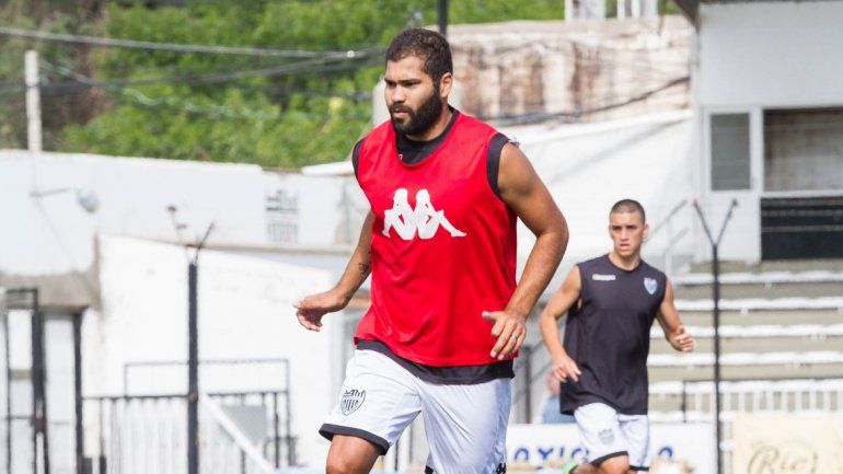 Taborda viene de marcar ante Roca y Cipolletti necesita del goleador para levantar en la tabla de posiciones.