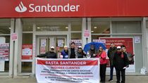 Esta mañana, desde las 11 el gremio La Bancaria llevó adelante una acción en las puertas de la sucursal de Cipolletti.