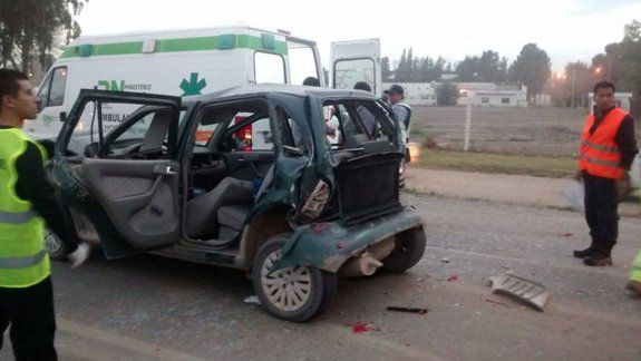 Un choque en cadena en la Ruta 22 dejó a  dos personas heridas