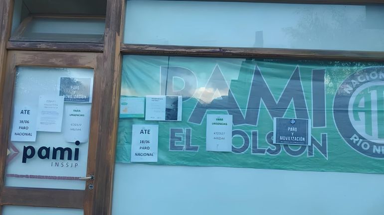 PAMI decidió desvincular a la titular de la agencia en El Bolsón y suspender a trabajadores por cerrar la oficina.
