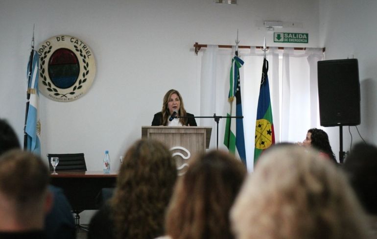 La intendenta de la localidad rionegrina abrió las sesiones con un mensaje que busca unir a toda la comunidad. Foto: Municipalidad de Catriel.
