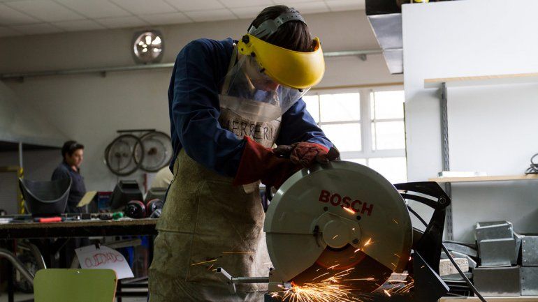 Apuntarán a jóvenes que puedan ser empleados para hacer las obras.