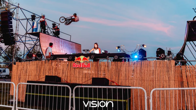 Maligno Torres deleitó a todos los participantes del evento en Fernández Oro / Fotos Gentileza Vision