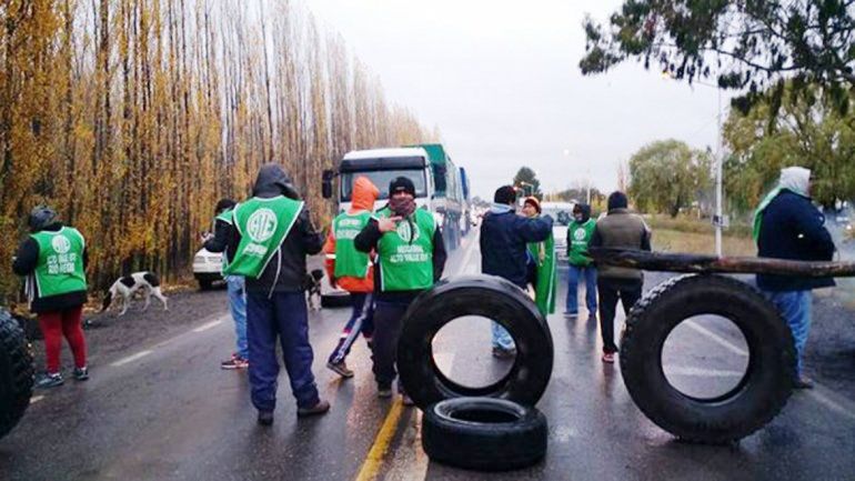 El gremio corta la ruta todos los días hábiles en horario municipal: de 7 a 14.