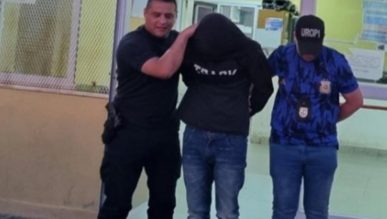 Fue violada y apuñalada más de 40 veces por un compañero del colegio