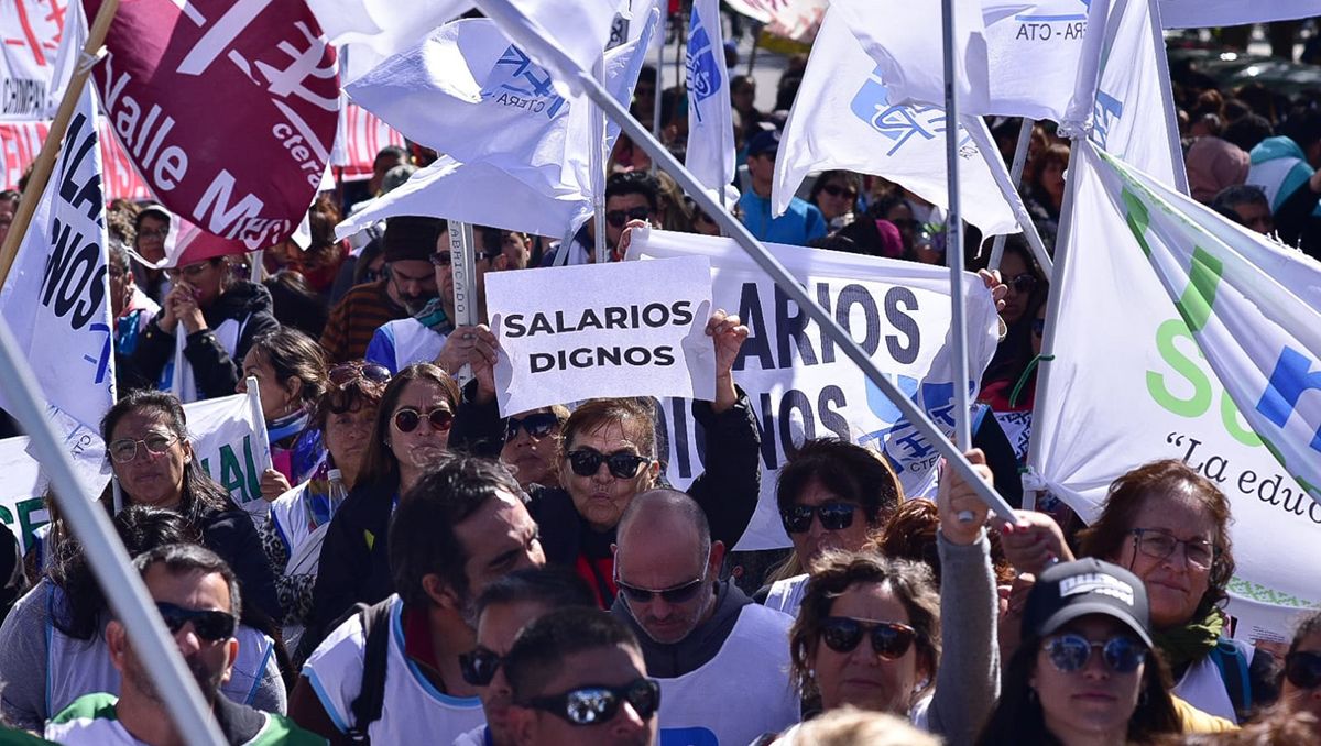 Crece la interna a Unter por la negociación salarial