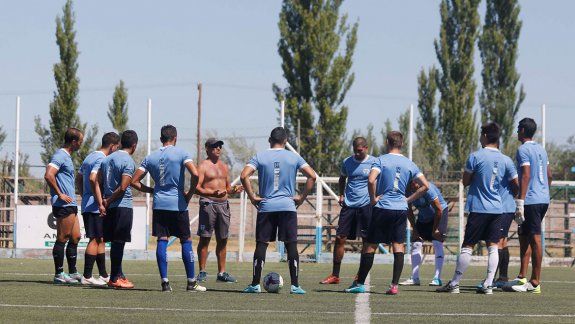 La Amistad defiende el liderazgo frente al Rojo de Río Colorado