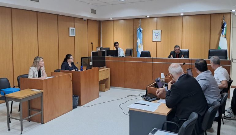 El juez del caso rechazó los agravios presentados por las defensas particulares de los cinco acusados. 