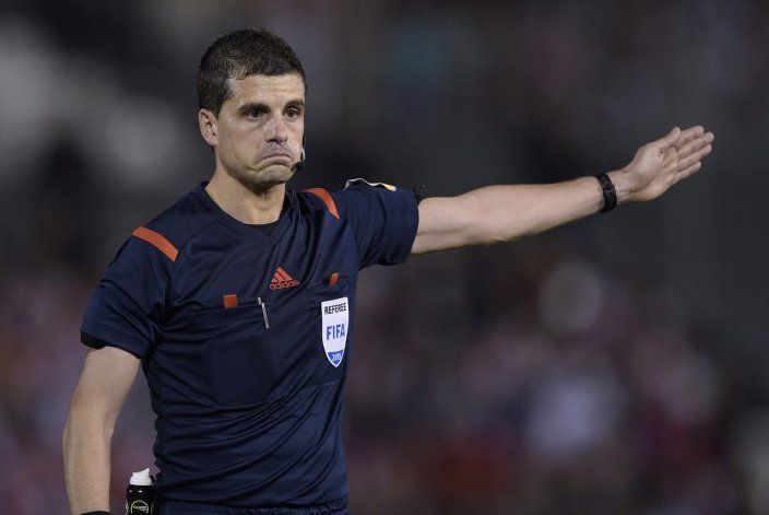 Ya esta el árbitro para la Superfinal