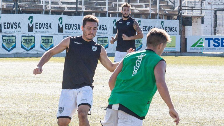 Valente se perdió la revancha por la Copa por suspensión. Va de 4 ante Roca.