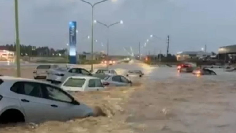 El presidente Javier Milei visita Bahía Blanca, a 5 días del temporal