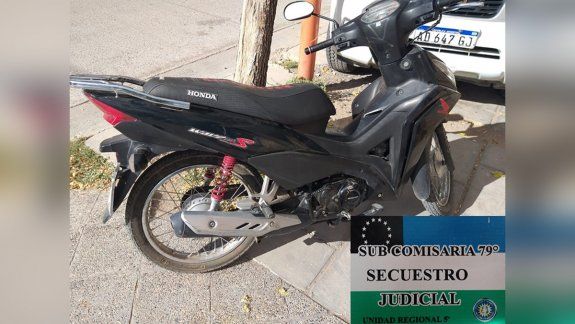 Intentó robar una moto