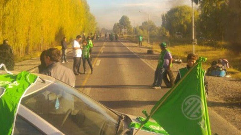 ATE volvió a cortar la Ruta 151 por un conflicto salarial