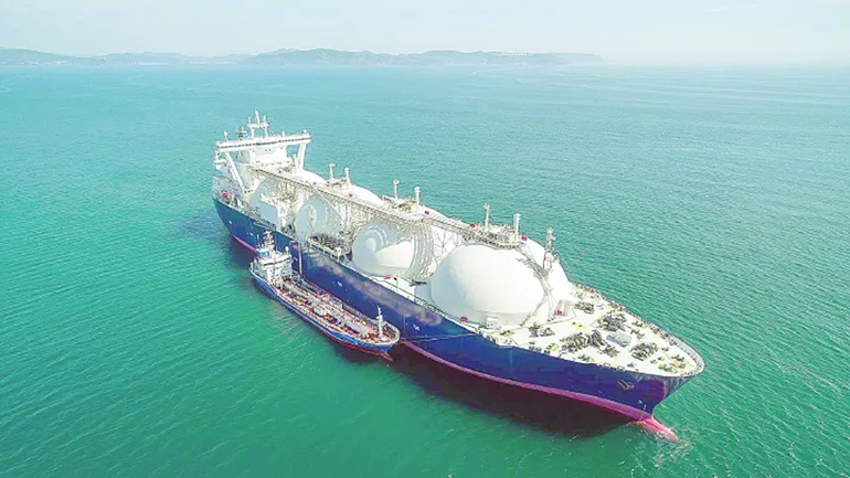 La planta de licuefacción de GNL de YPF y Petronas será la primera en su tipo.