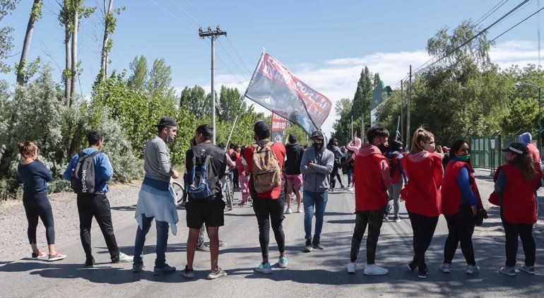 Organizaciones sociales marchan en Río Negro y Neuquén