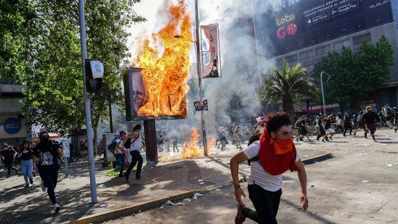 Caos en Chile: 15 muertos y más de 2000 detenidos