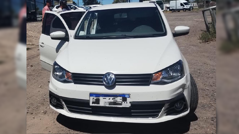 El vehículo había sido robado el 12 de enero en el bajo neuquino, sobre la calle Perito Moreno. 